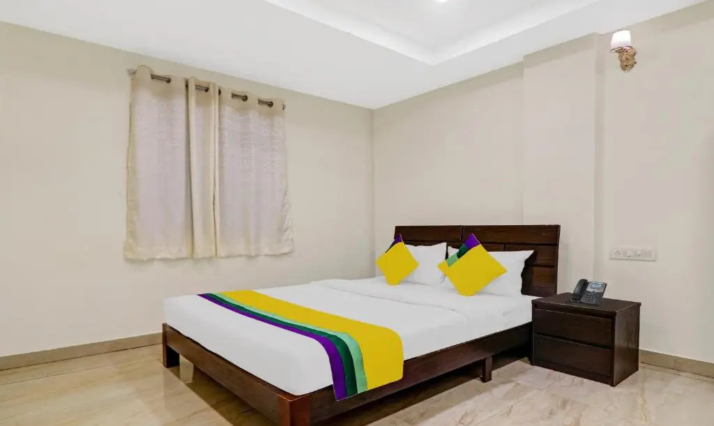 Itsy Hotels Aura Stays