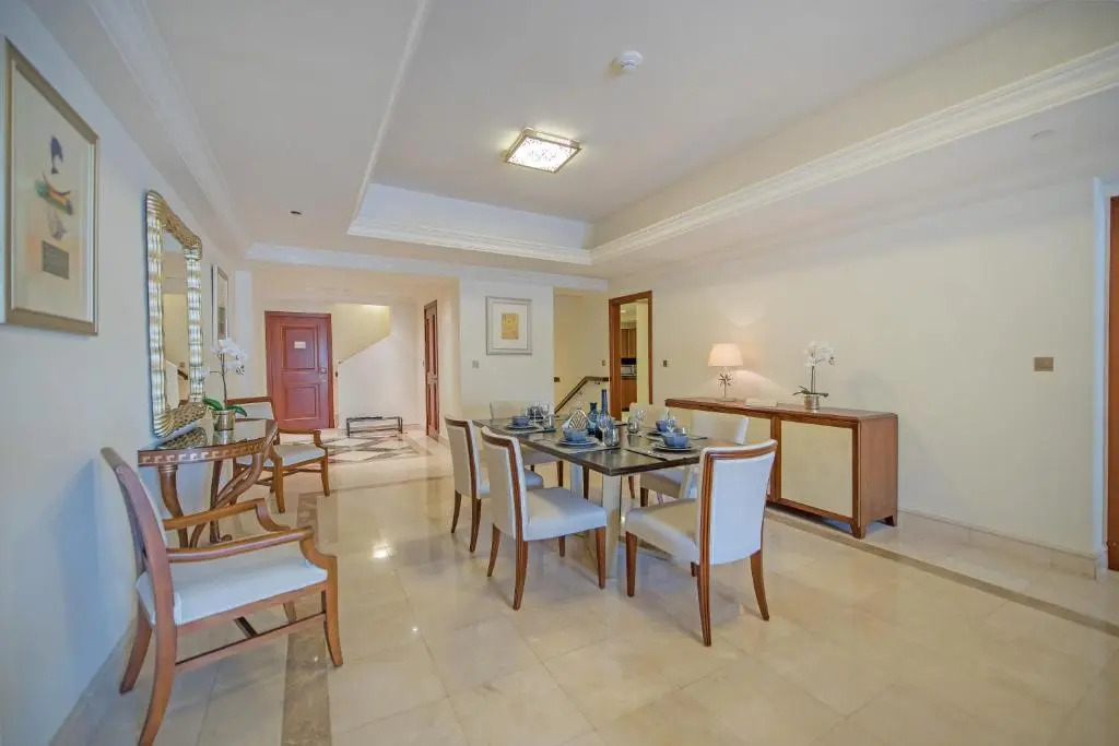 Luxurious 3BR Townhouse with Maid's & Private Pool in Palm Jumeirah