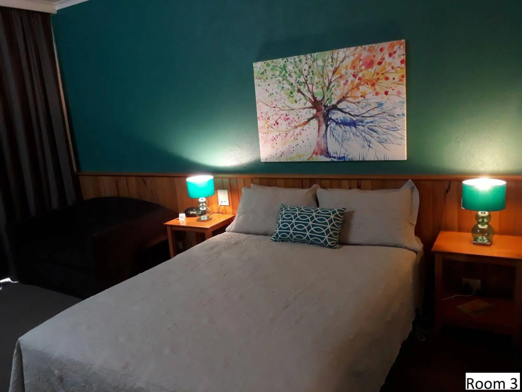Moe Motor Inn - After Hours Check Inn Available