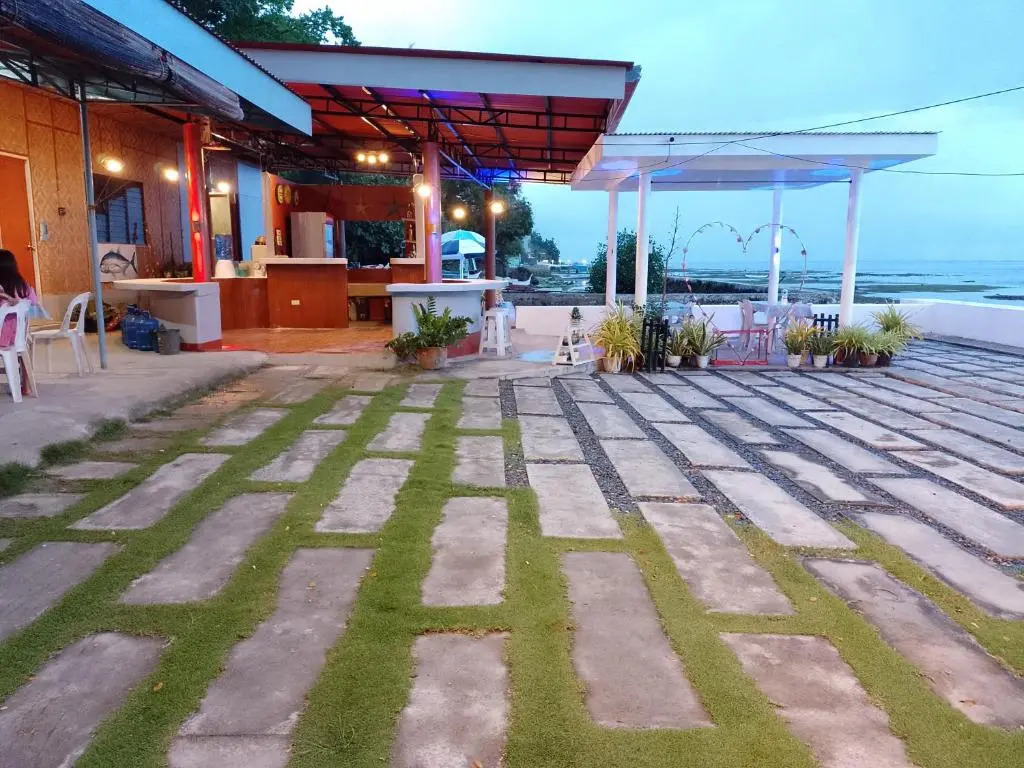 Anglers Hub & Resort Oslob