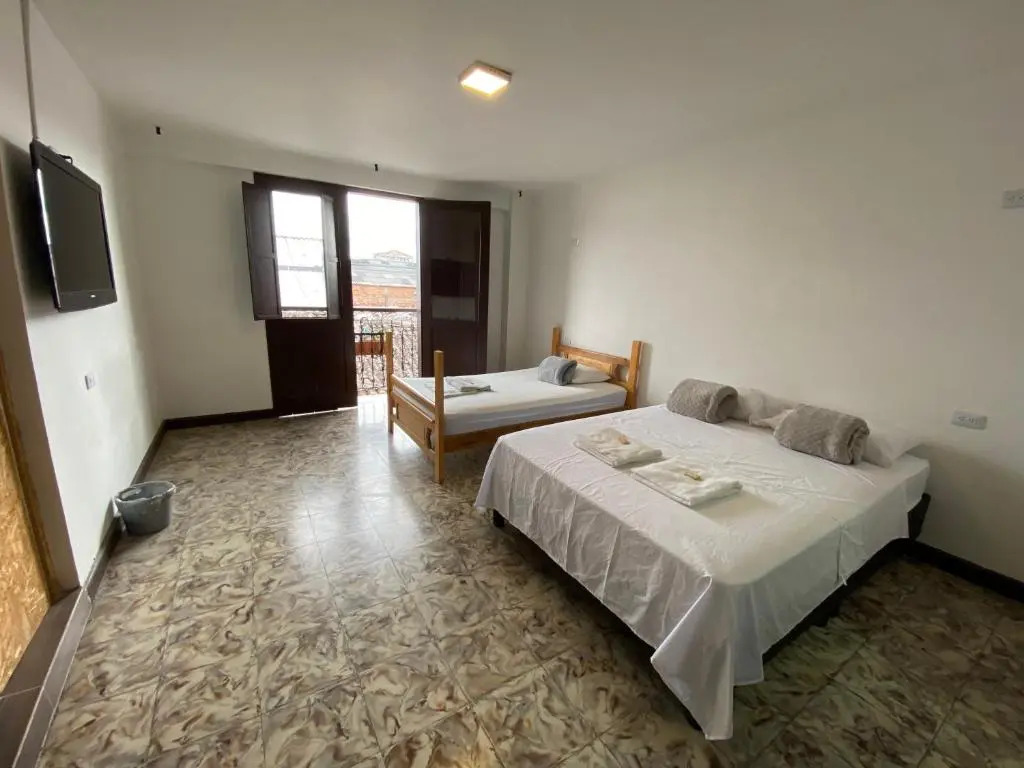 Les Balcons Hostel