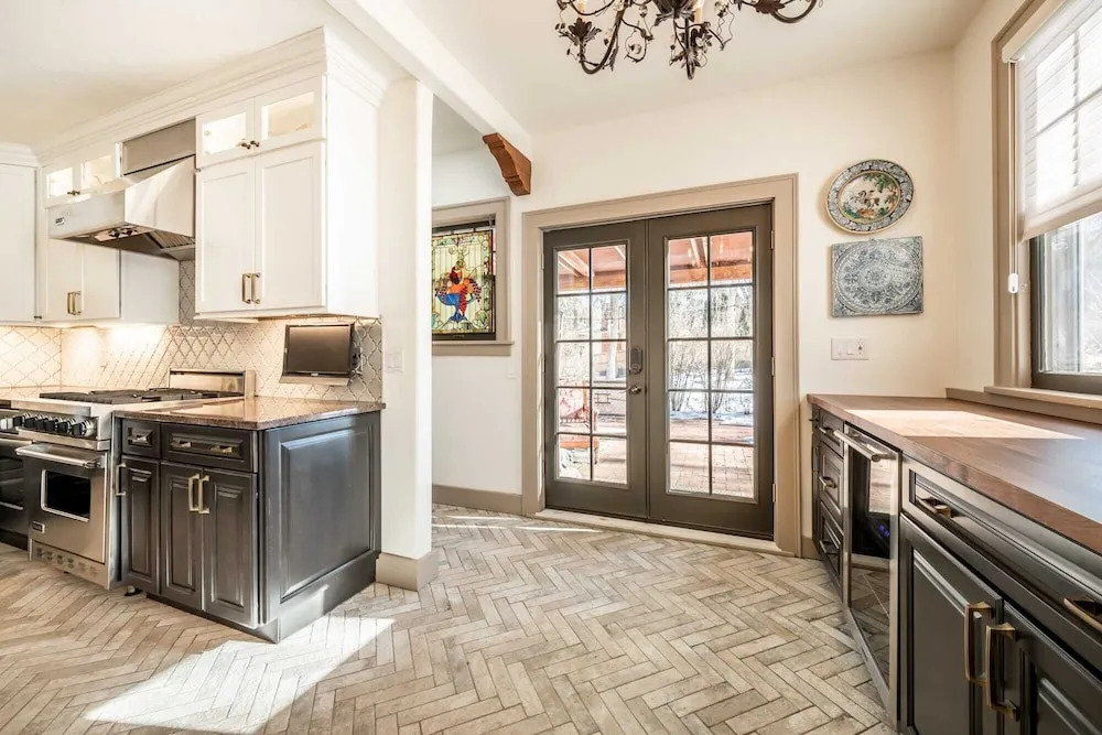 5BD Houseblocks From Broadmoor Fireplacecheyenne Canon & Gorgeous Views!