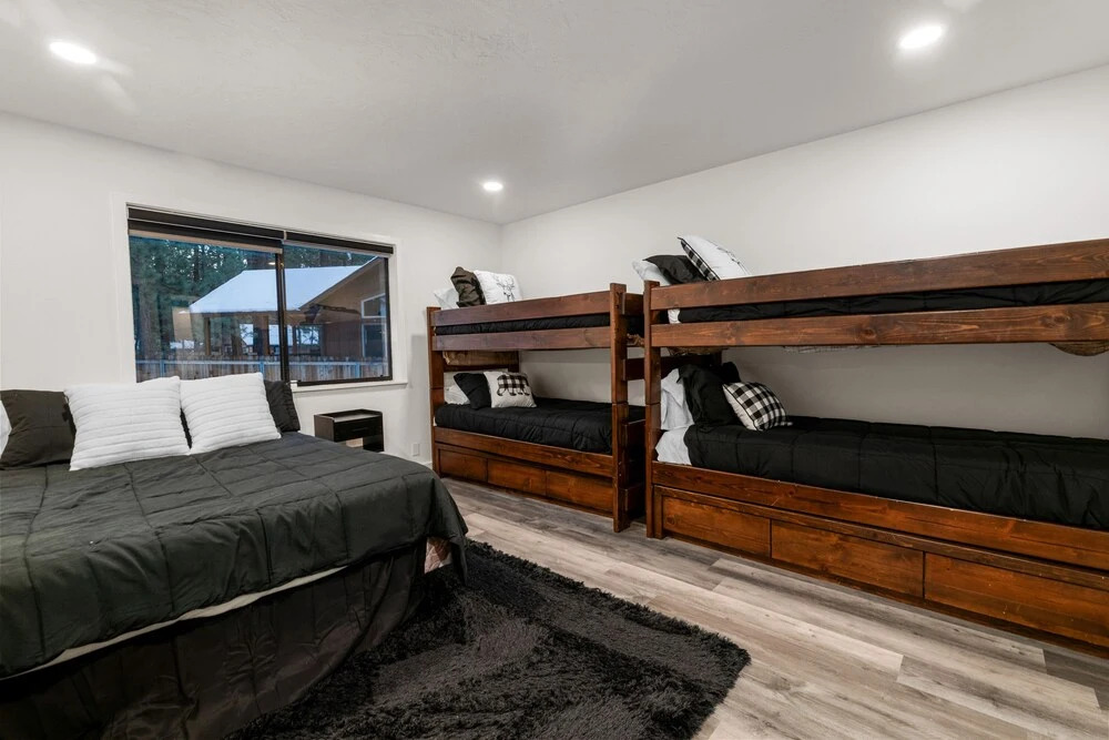 Beary Cozy Retreat - Newly Remodeled With Hot Tub And Game Room In Prime Location! 3 Bedroom Cabin