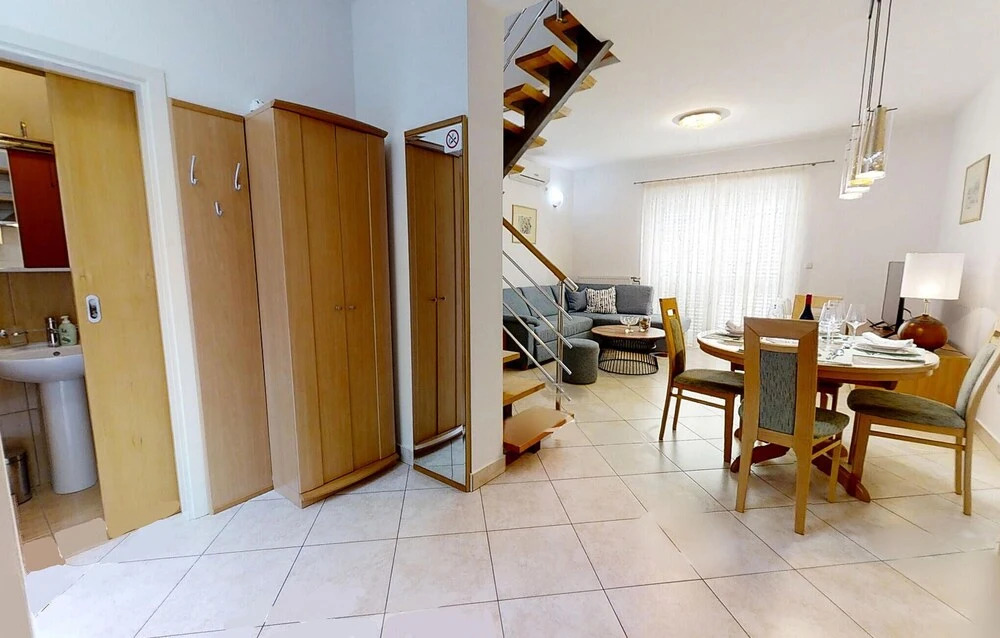 Nice Home in Pirovac With Wifi and 4 Bedrooms