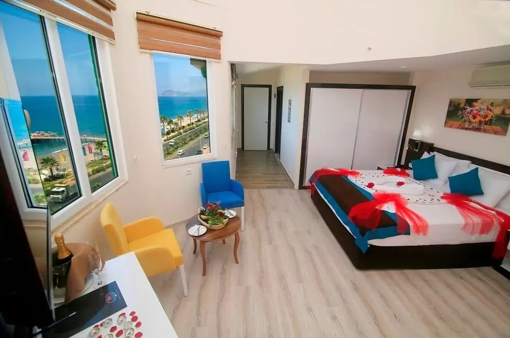 Klas More Beach Hotel