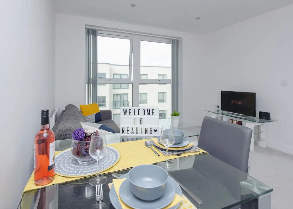 Rooftop Terrace Apartment - Reading