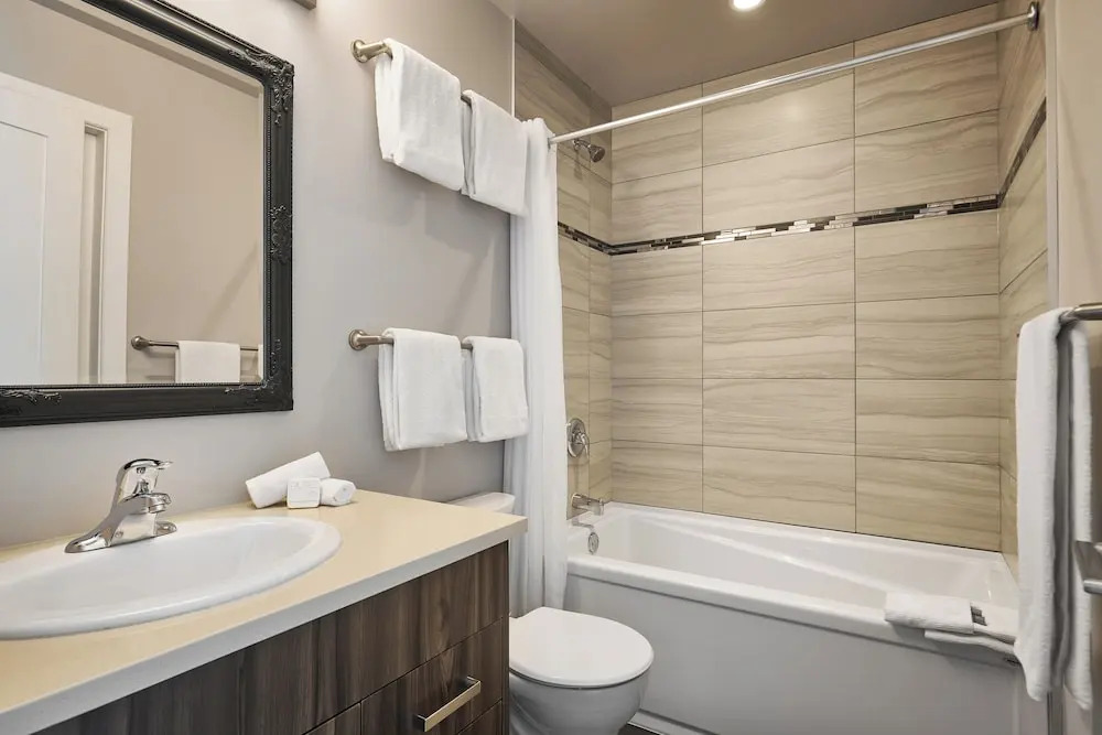 SoLo Suites