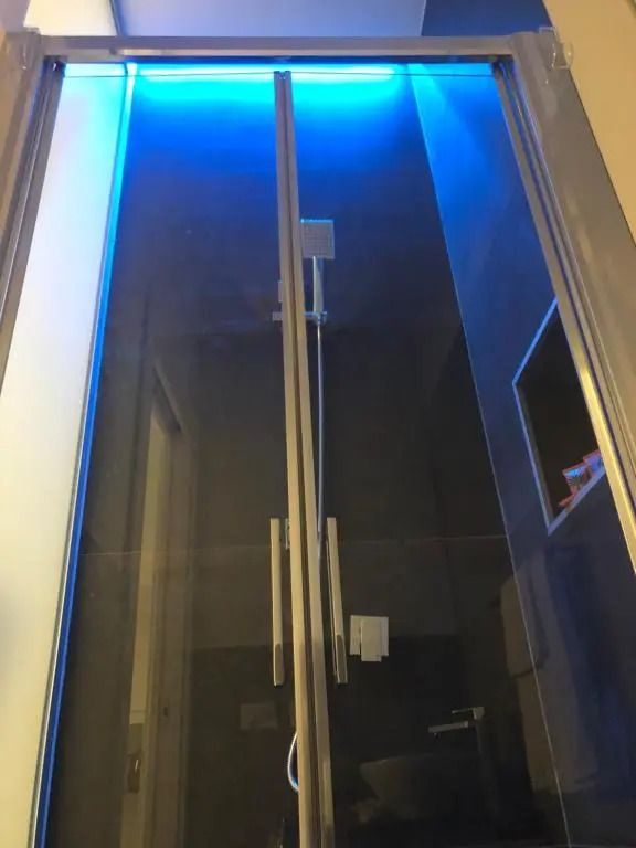 Room 76