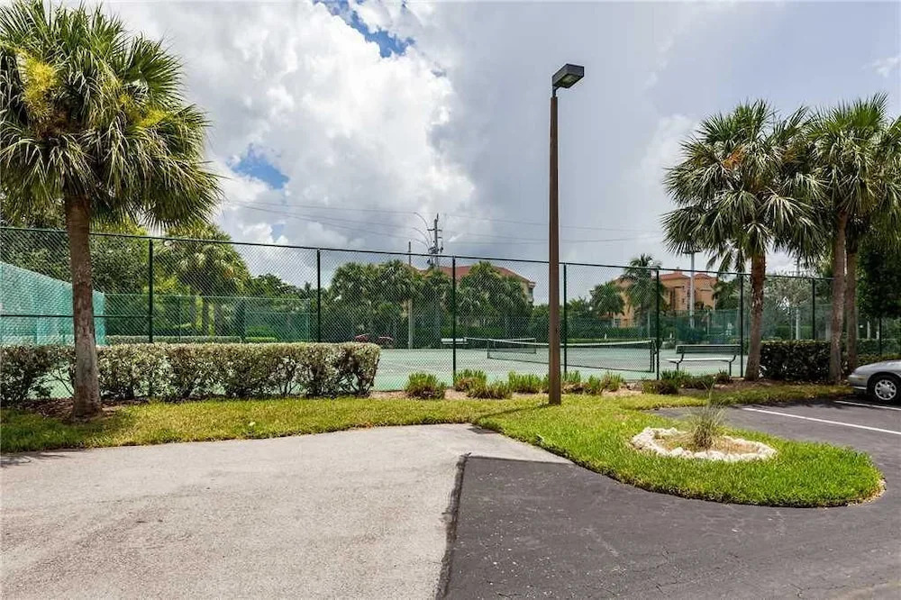 Bermuda Dunes 903
