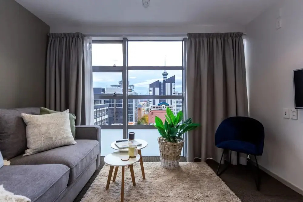 Light Filled Modern 1 Bedroom Apartment