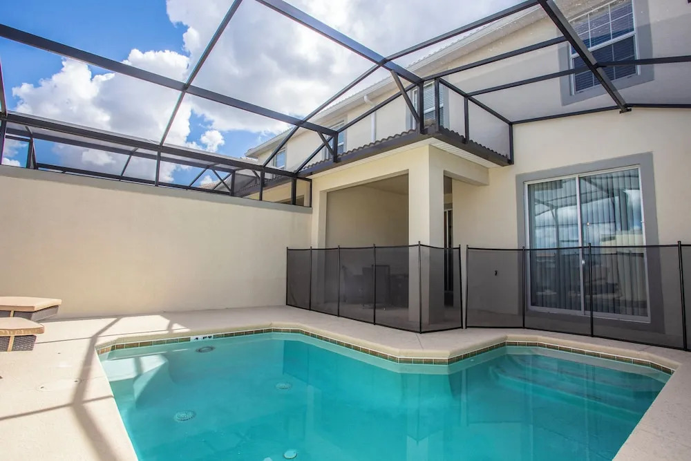 Four Bedroom Storey Lake Resort Close to Disney w Pool 3063