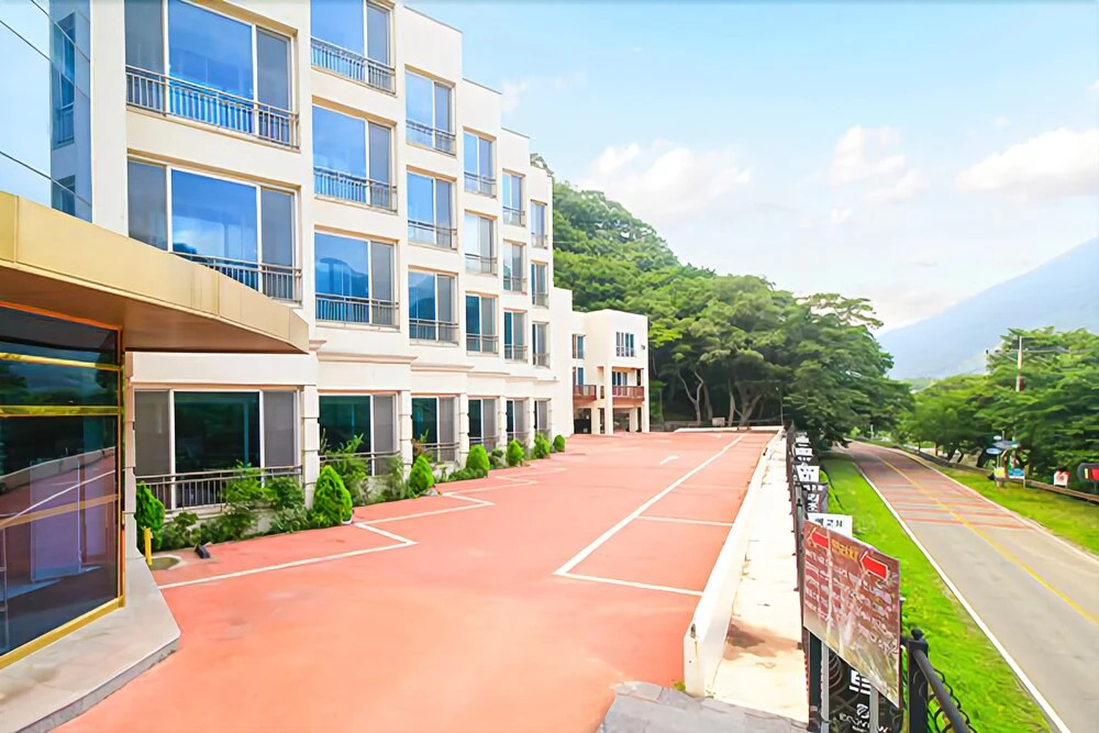 Yangsan Baegseong Eco View Pension