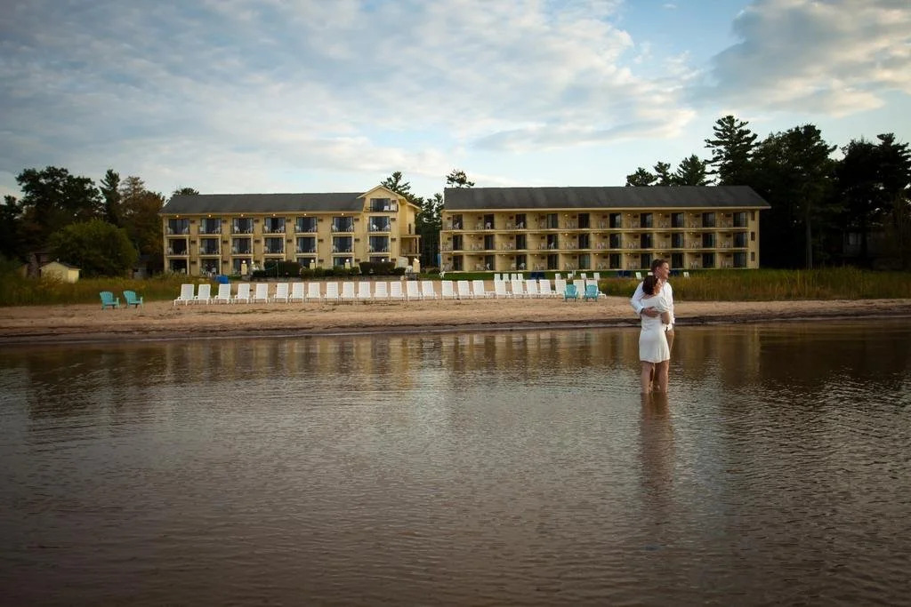 Pointes North Beachfront Hotel - 2 Person Spa Tub Studios