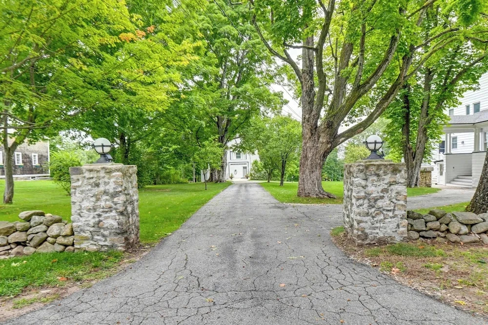 Cozy Wolfeboro Home w/ Private Deck: 1 Mi to Lake