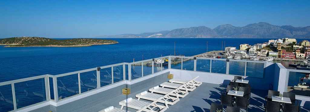 Отель Mistral Bay