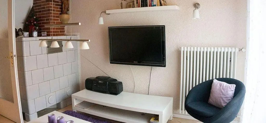 Gemuetliche-und-moderne-3-Zimmer-Ferienwohnung-mit-grosser-Terrasse-stadtnah