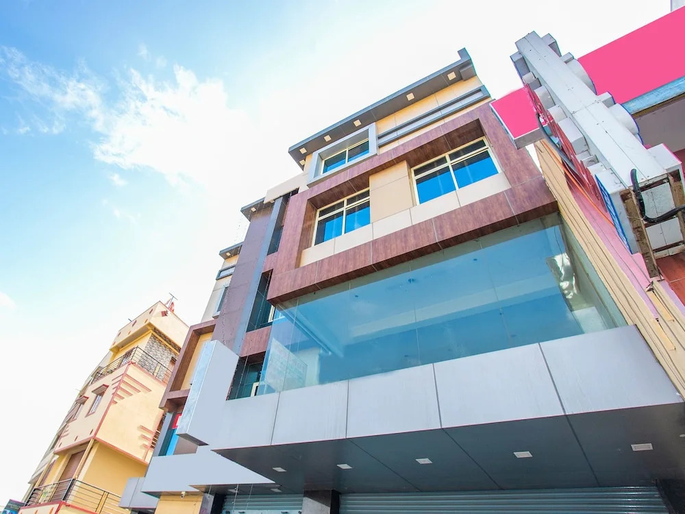 OYO 16937 Alankar Residency