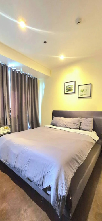 Luxurious 2BR Condo in Makati City With Stunning Views