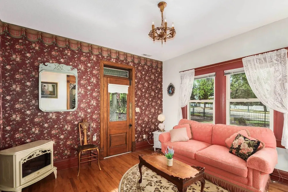 Walk to Dtwn: Historic Prescott Home w/ Yard!