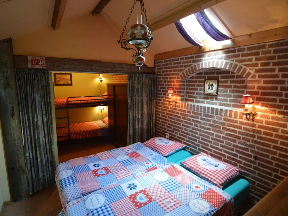 Cozy Holiday Home in Bergen op Zoom with Garden