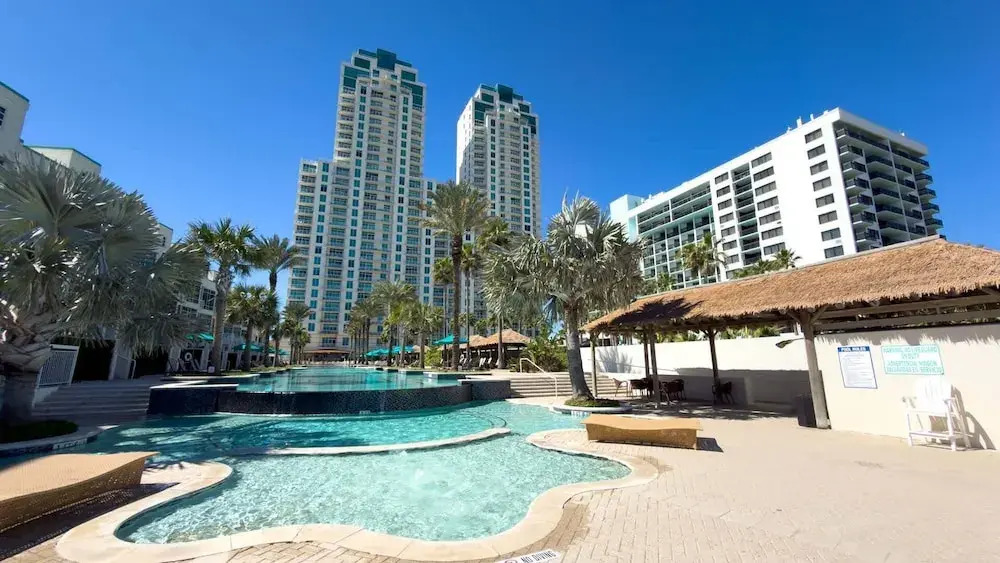 Stunning 17th Floor Spacex Direct Views Luxe 3 Bedroom Apts