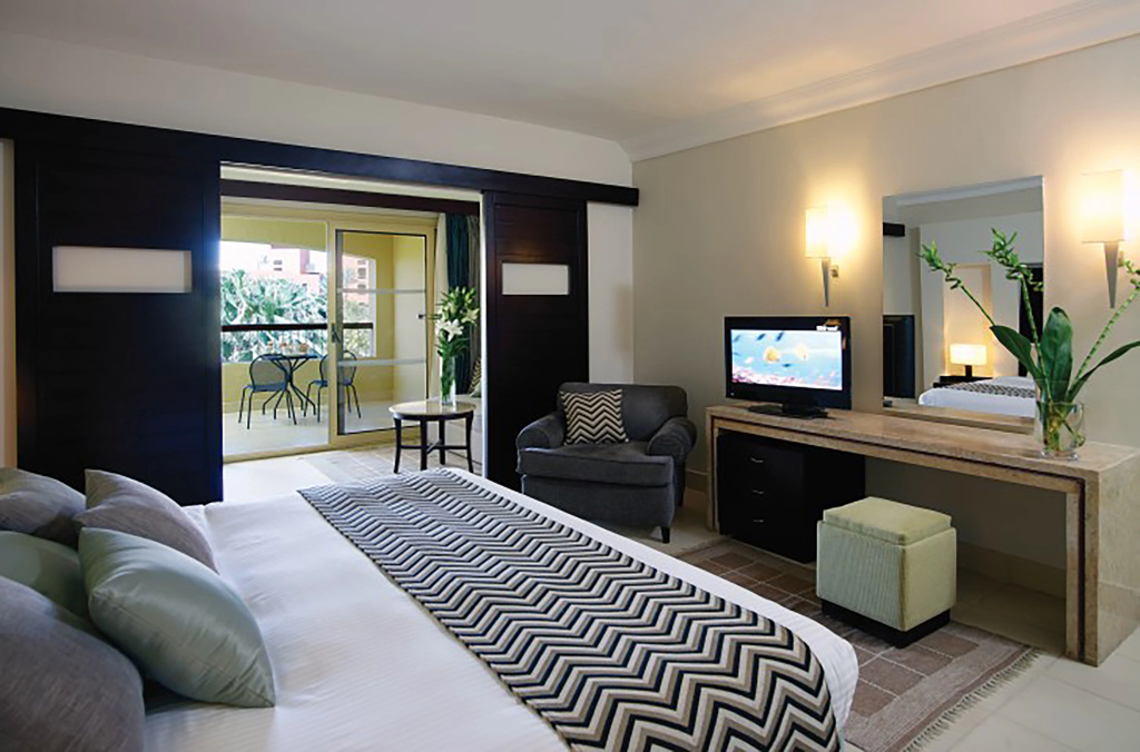 Coral Sea Holiday Resort & Aqua Park