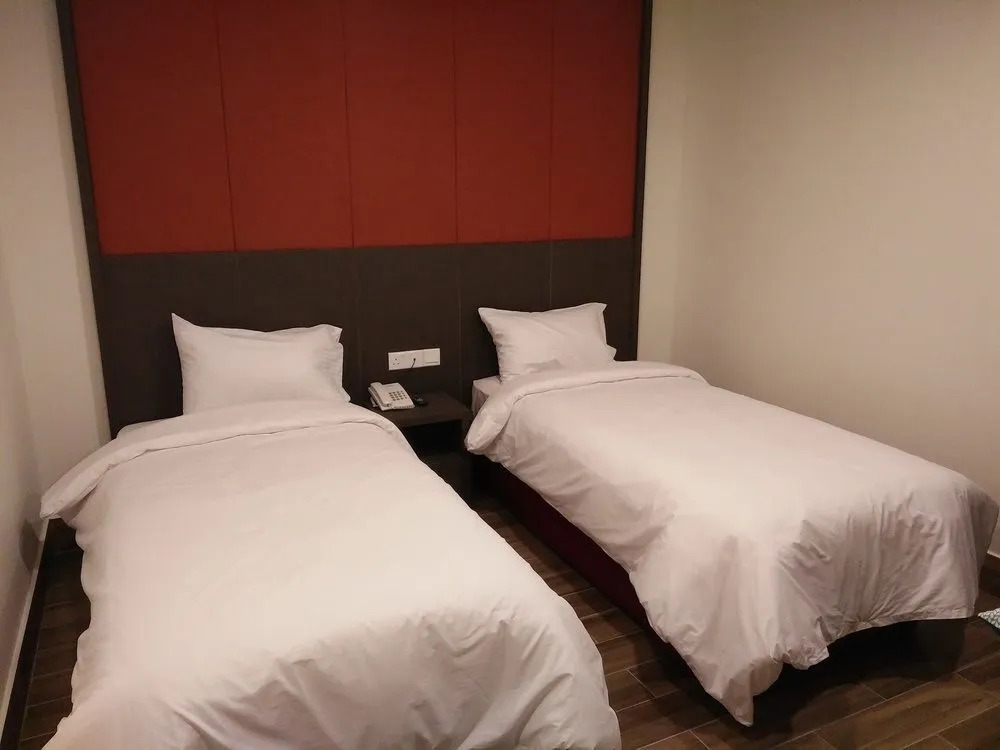 Capital O 90574 Hotel Glo