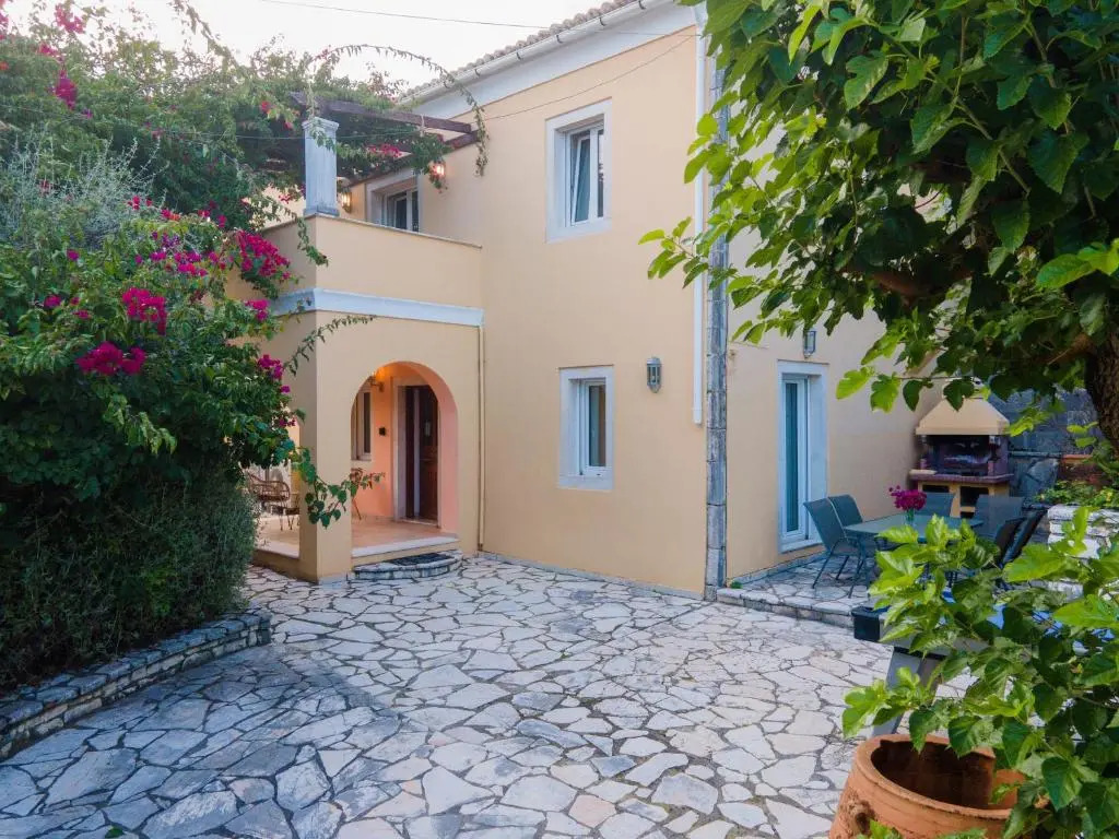 Villa Moyria by PosarelliVillas