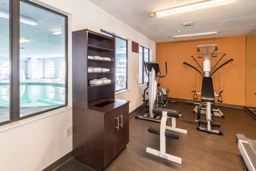 Quality Suites Burleson - Ft Worth
