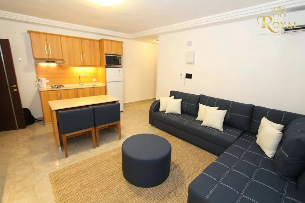 Royal Luxury Apartments & Studios