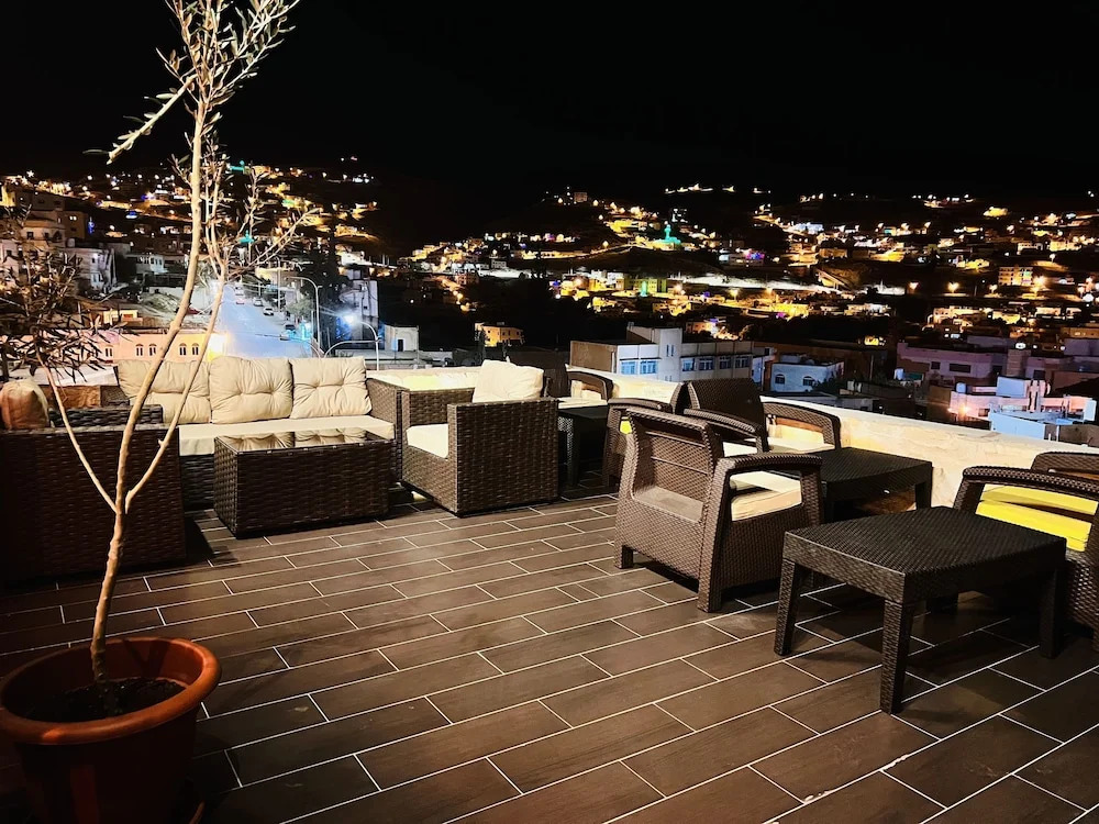 Ata Ali Hotel