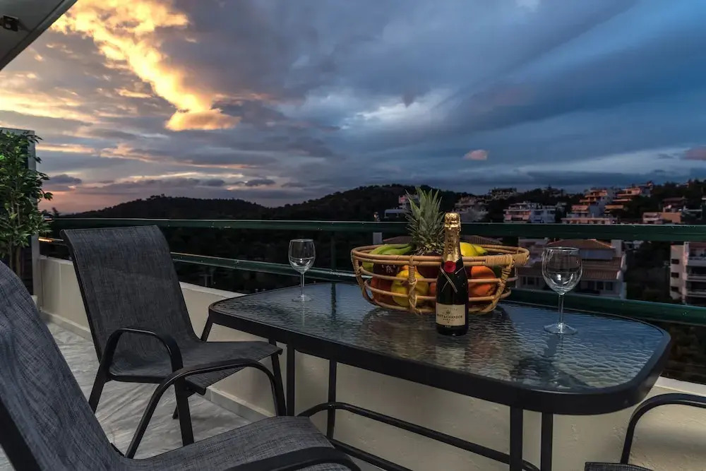 51m² Renovated Apartment in Vouliagmeni