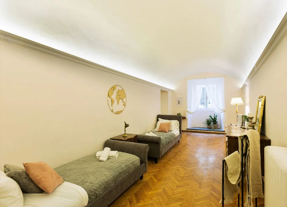 Historic Apt - Wifi - Ac - Top Location - Walk Everywhere