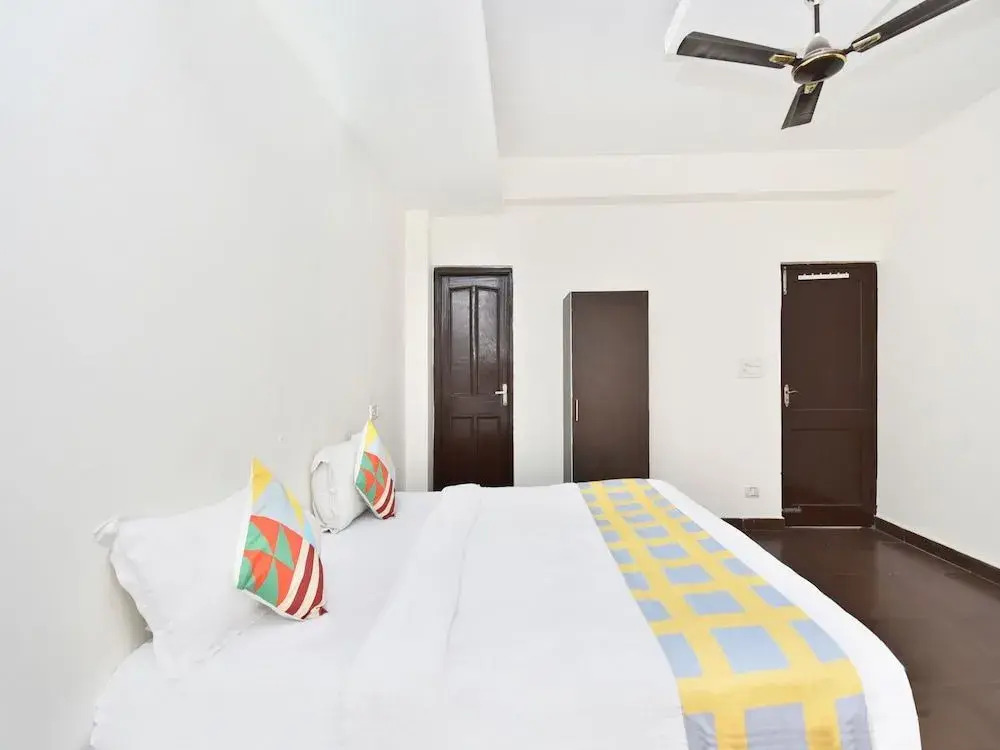 OYO 13878 Home Spacious 3BHK Kumarhatti