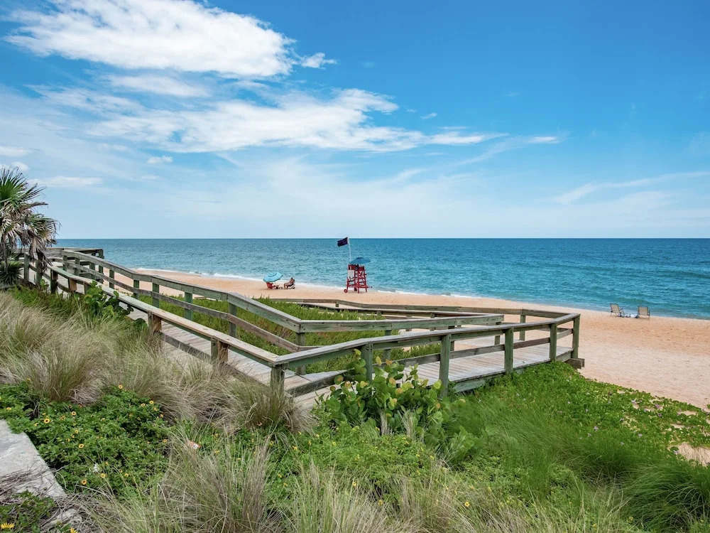 Canalfront Dream Pool, Dock & 3 Blocks To Beach! 5 Bedroom Home