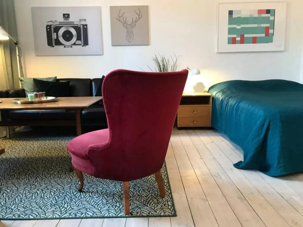 Bohemian and light one room apartment in SoFo 31sqm