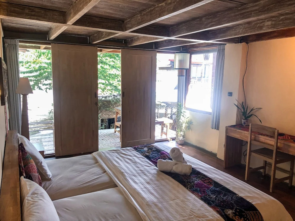 Tree House Lodge