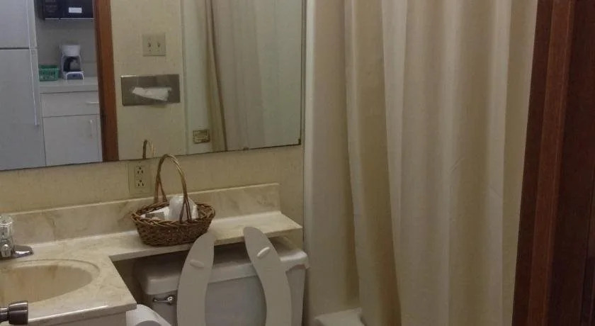 East Street Inn & Suites