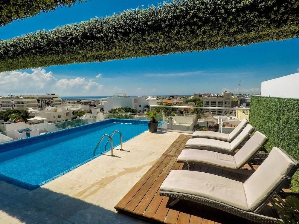 Lovely 1 Br Apartment, 3 Blocks To Mamita's, Roof Pool Views, Bbq