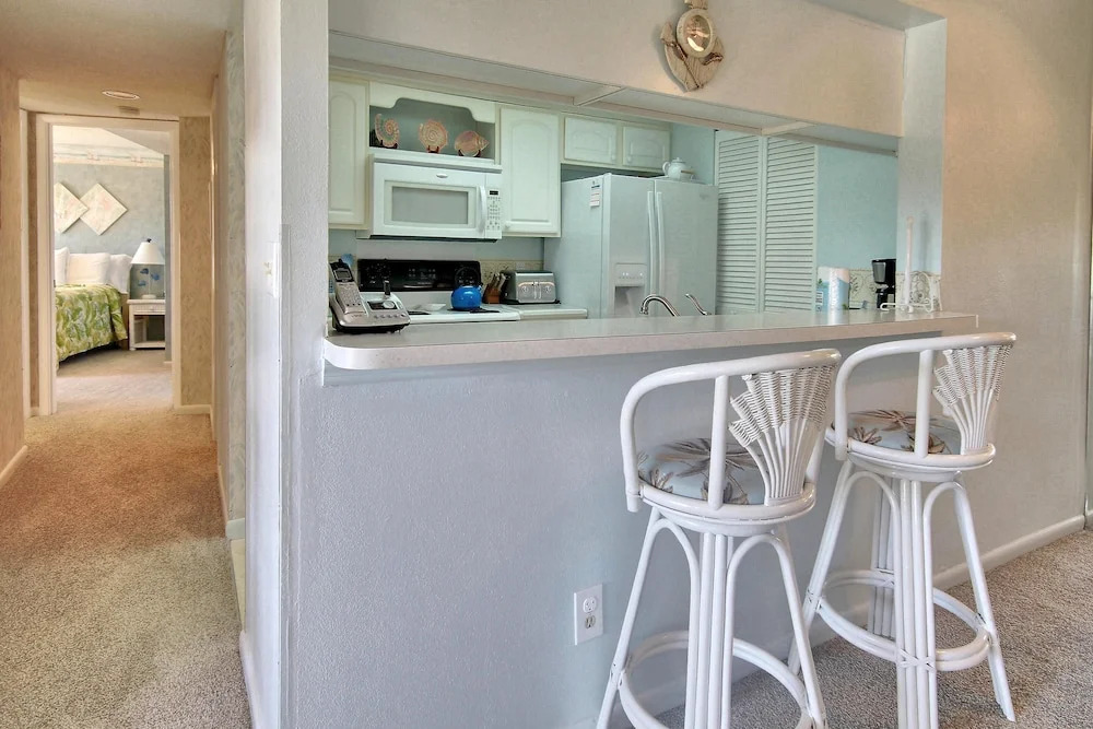 Land's End 307 Building 1 Gulf View / End Unit / 2 Balconies!