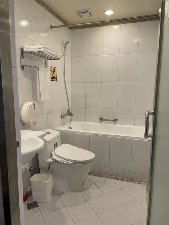 Hub Hotel - Banqiao Station