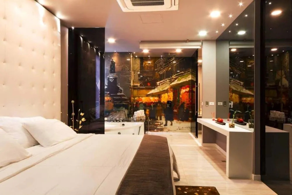 Ultra Luxury 2 Bed Loft in Lleras