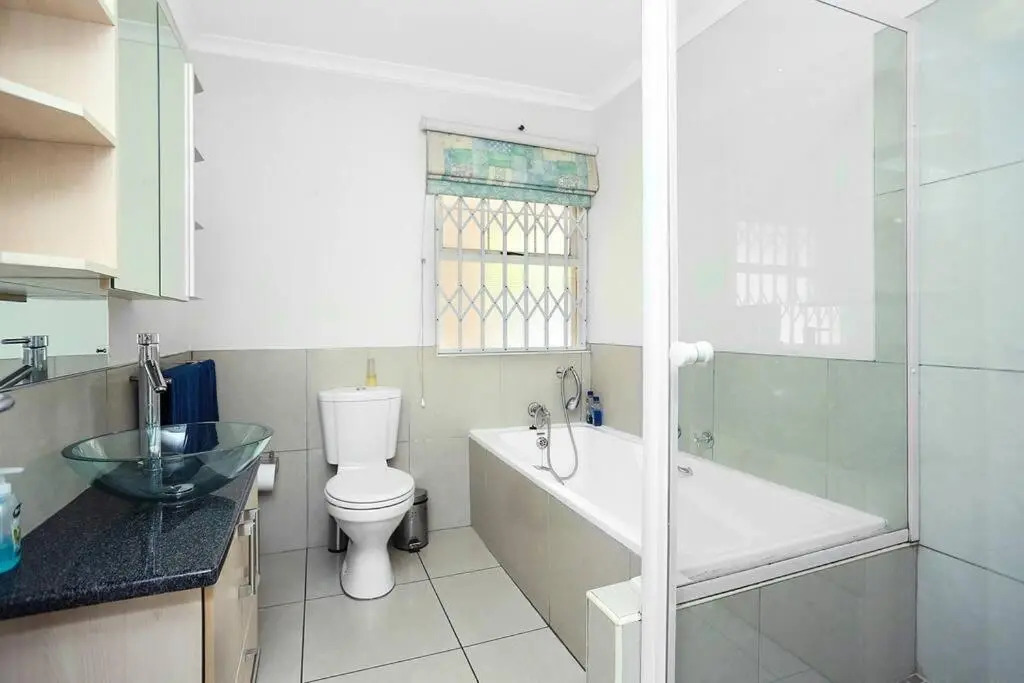 Corner House large 1 bedroom apartment