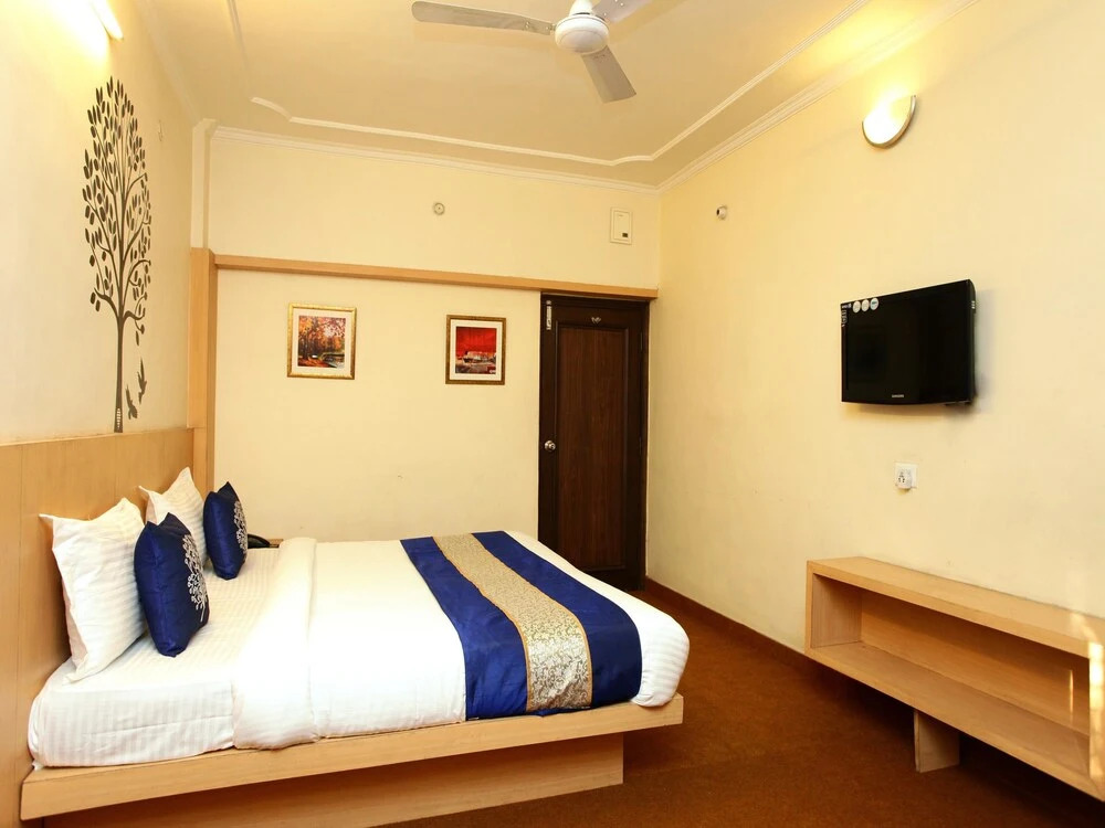 OYO 2289 Hotel Radha Palace