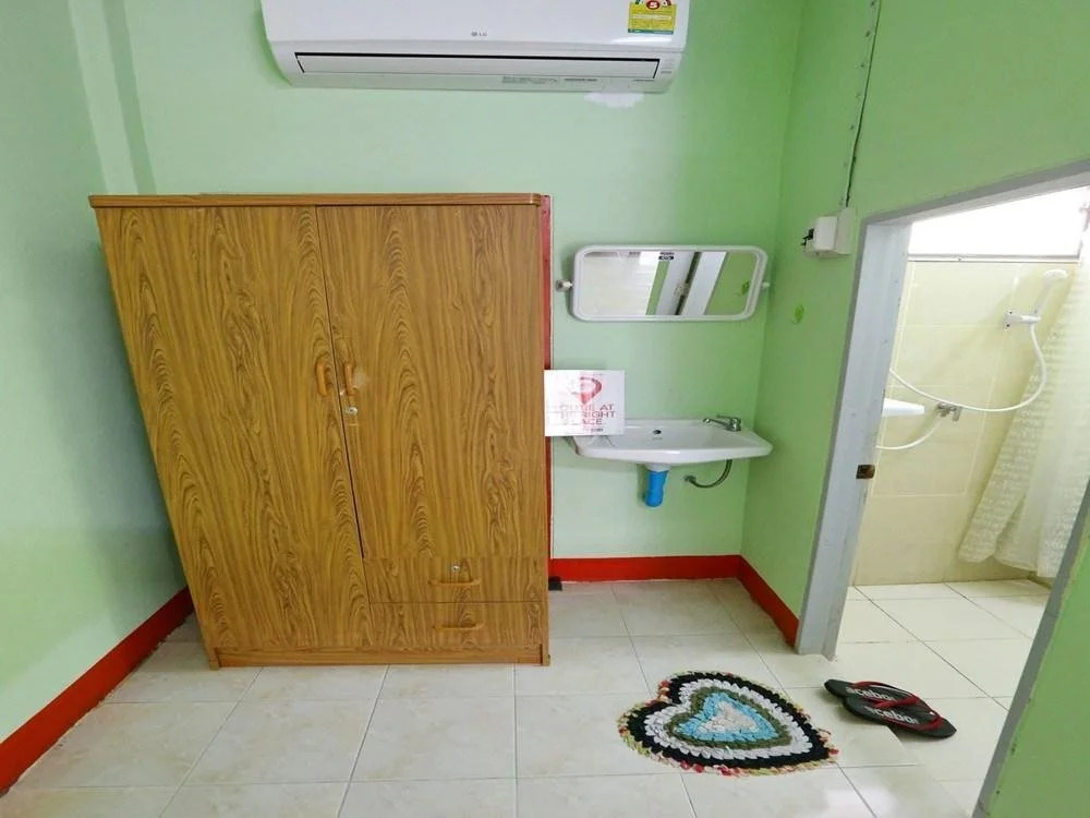 NIDA Rooms Jomthong 99 Kuangpao Silk