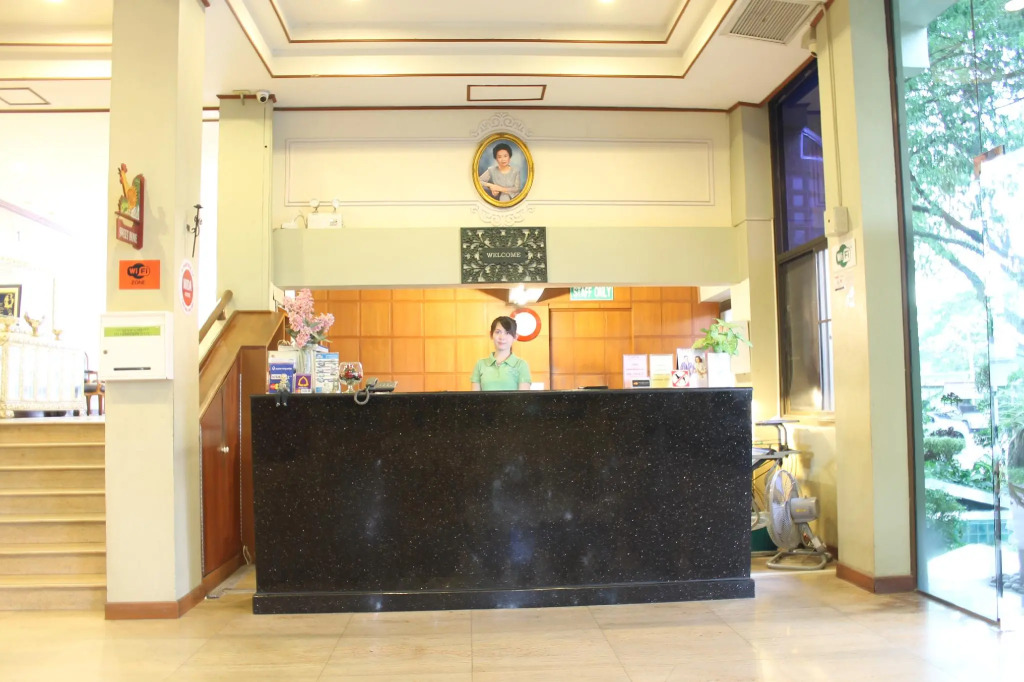 Rattana Park Hotel