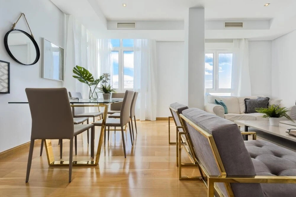 Great 3 Bd Apartm in the Best Location in Malaga. Muelle Heredia