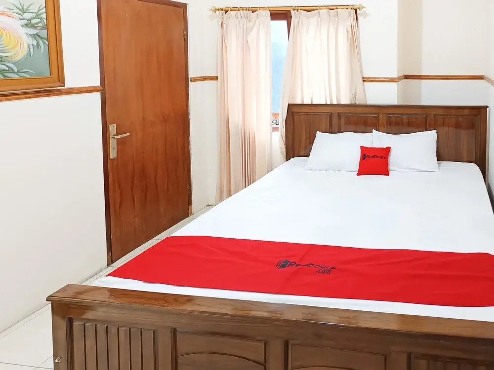 RedDoorz at Dewa Breeze Inn Near Paralayang