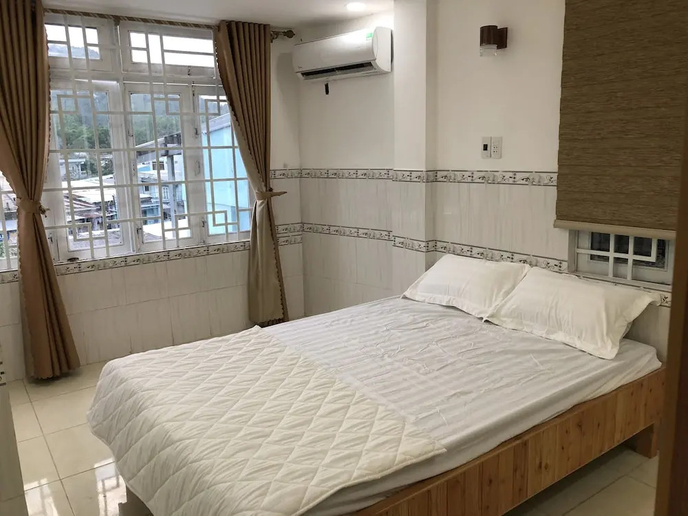 Binh Minh Hostel by OYO Rooms