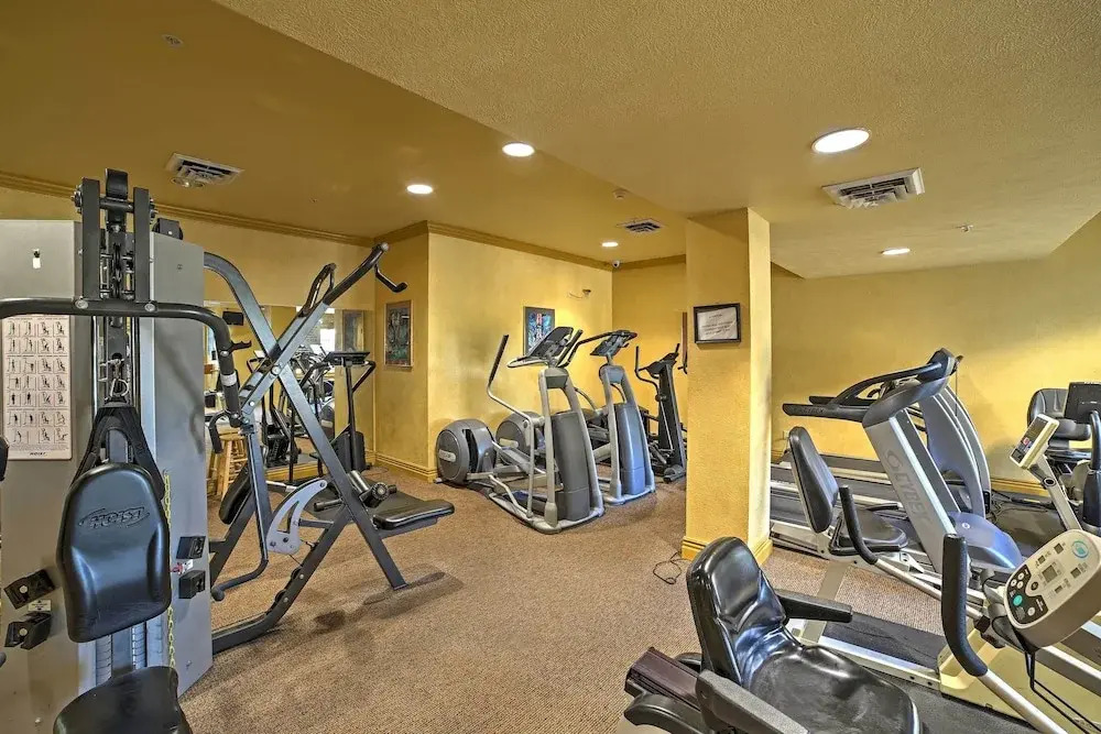 Indoor Pool! Pointe Royale Resort Condo in Branson